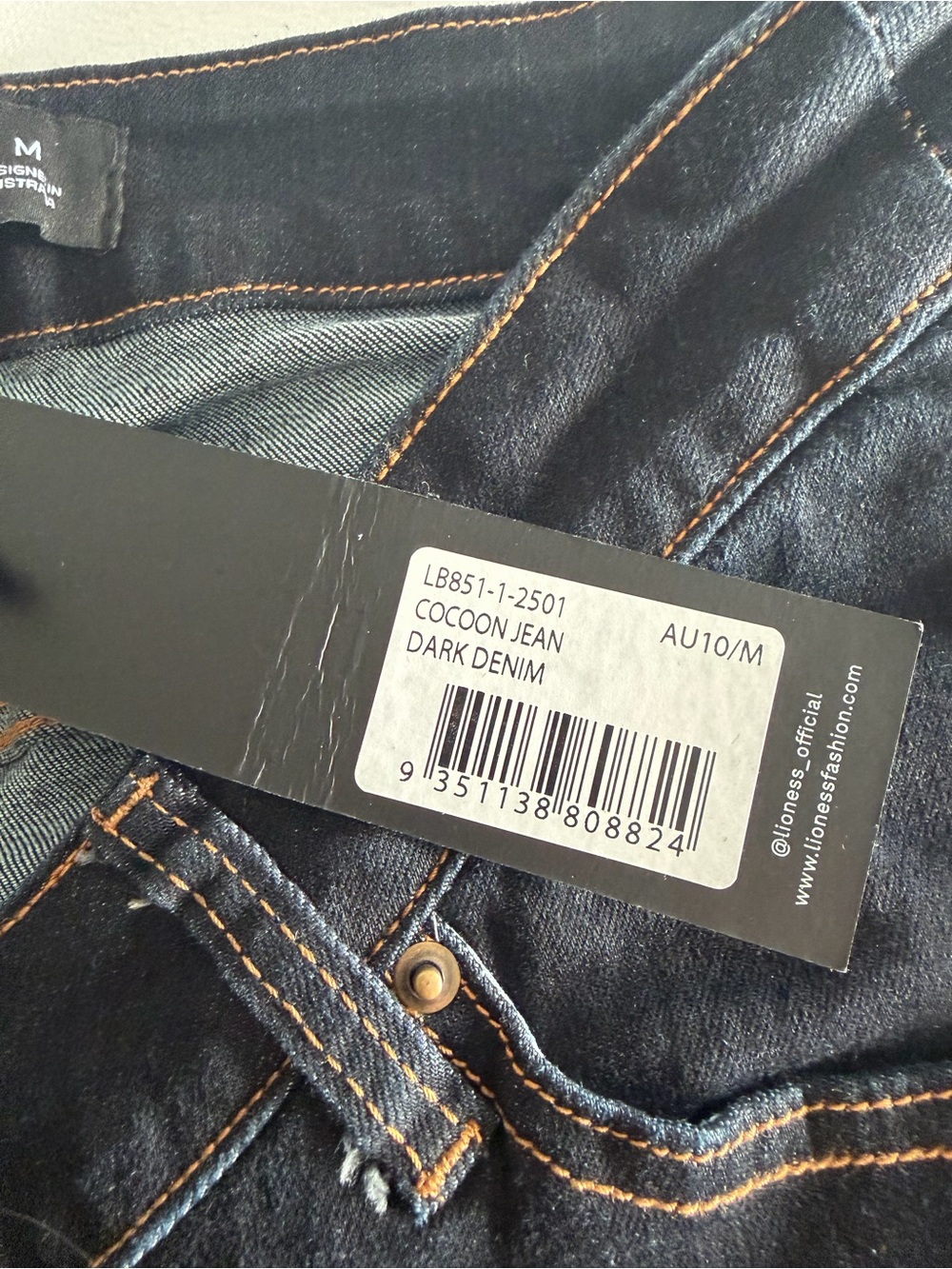 Lioness Cocoon Dark Blue Wide-Leg Jeans with Contrast Stitching - Picture 5 of 6